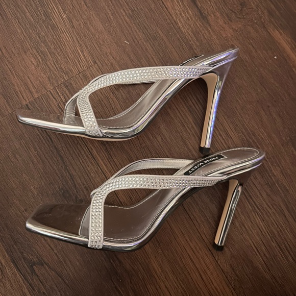 Women's Nine West Heels - Picture 5 of 6
